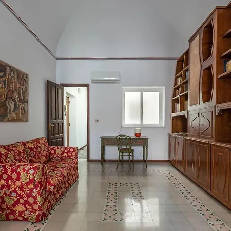 Apartment Casa Albanese Con Affreschi By Wonderful Italy